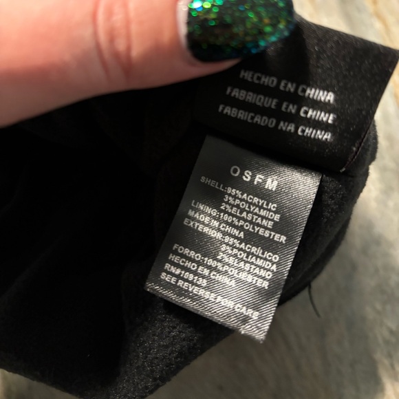 NBA Ultra Game Boston Celtics Pom Winter Hat Gray Camo One Size NWT - Picture 7 of 7